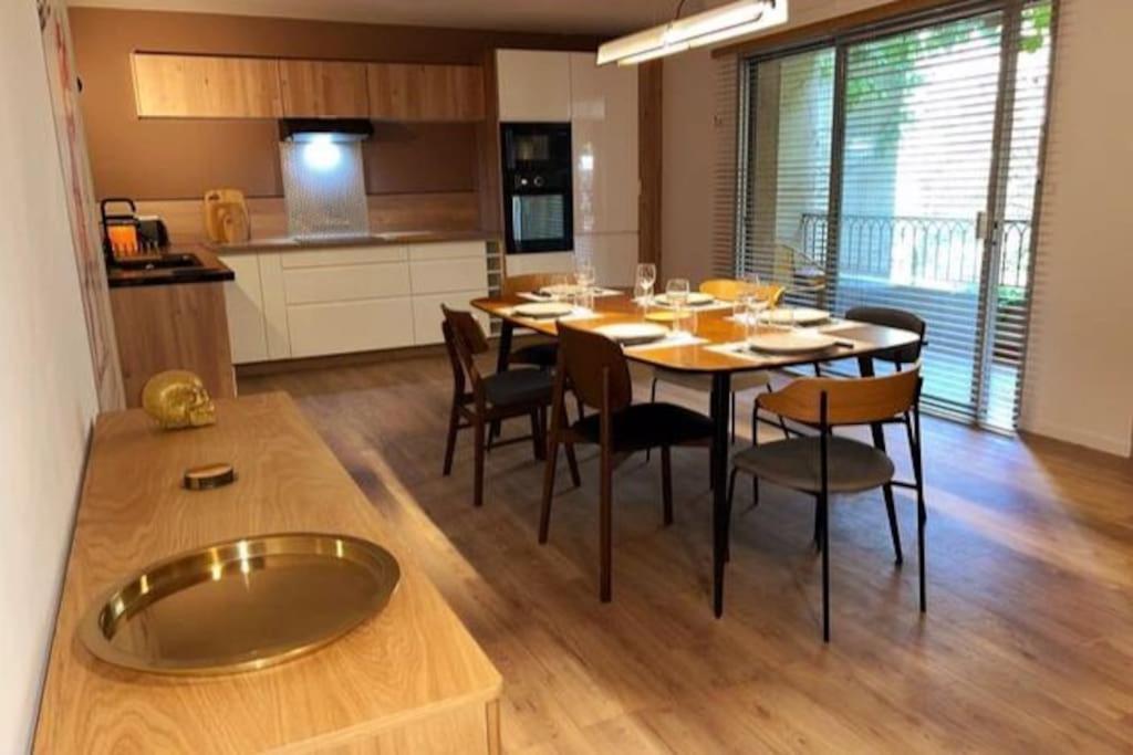 Appartement Aux Marches Du Palais - Ac Clim - Spacieux - Terrasse - Wifi *