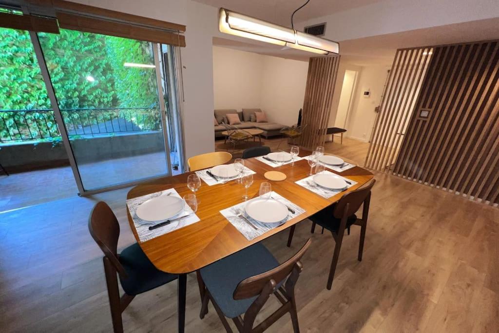 Appartement Aux Marches Du Palais - Ac Clim - Spacieux - Terrasse - Wifi *