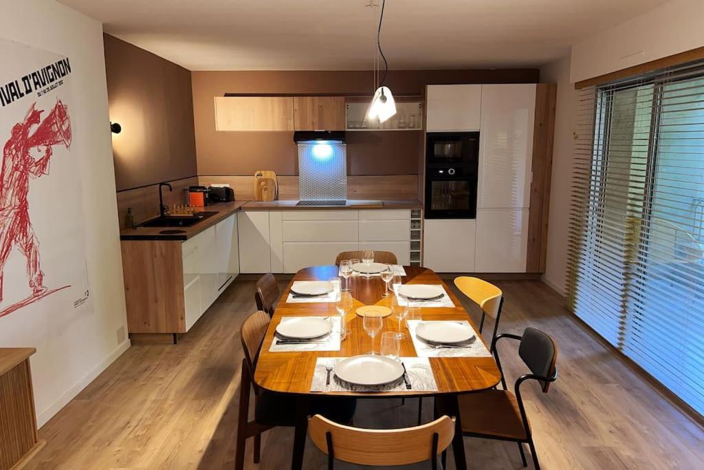 Appartement Aux Marches Du Palais - Ac Clim - Spacieux - Terrasse - Wifi