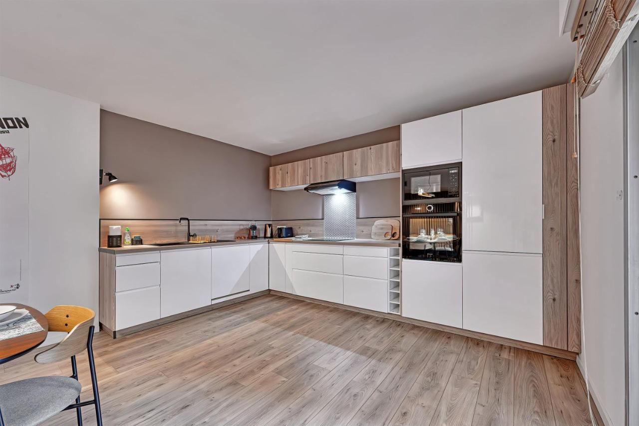 Aux Marches Du Palais - Ac Clim - Spacieux - Terrasse - Wifi Appartement Avignon
