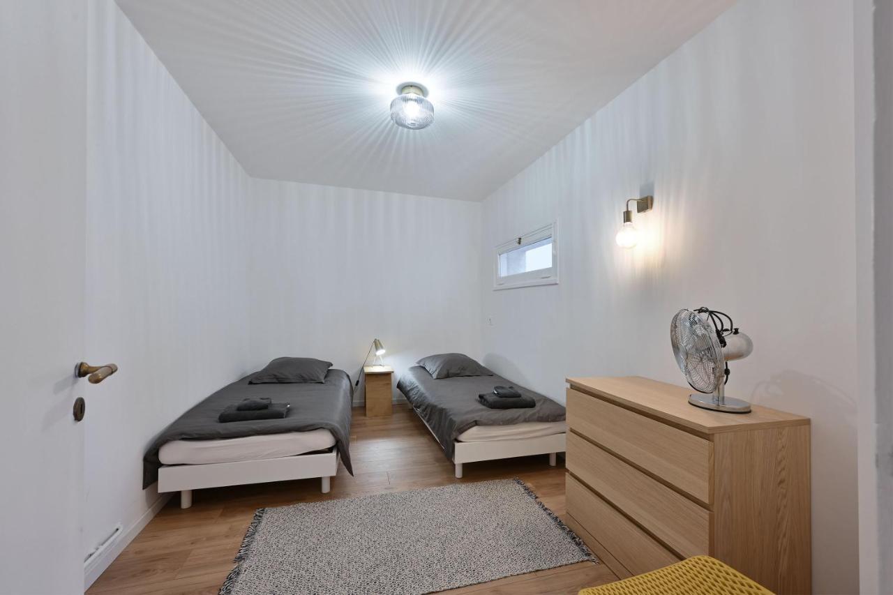 Appartement Aux Marches Du Palais - Ac Clim - Spacieux - Terrasse - Wifi *